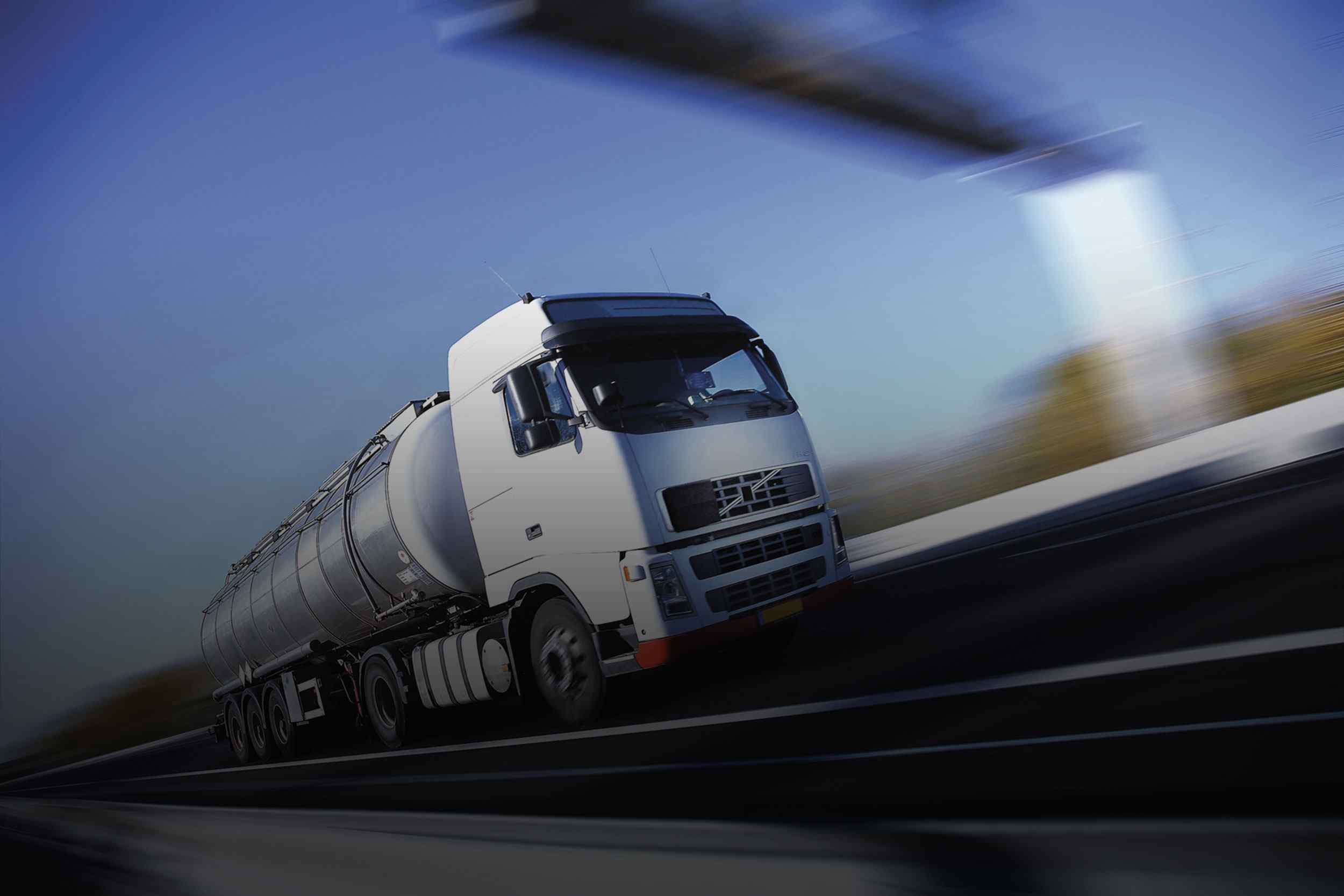 https://turbopixel.com.br/wp-content/uploads/2015/09/White-Truck-single.jpg